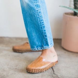 Mohinders Natural Leather Slides Size 7